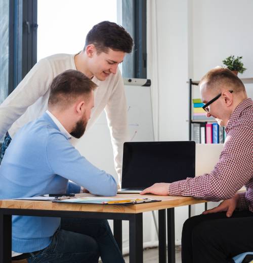 NDIS Support Coordinator in Brisbane assisting a participant with their plan
